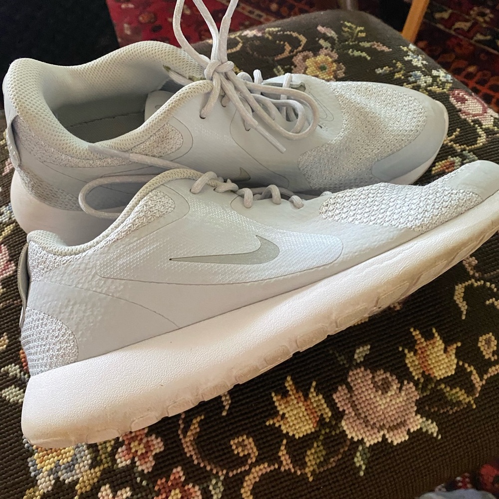 Nike Zaca Sneakers Womens White / Gray Shoes